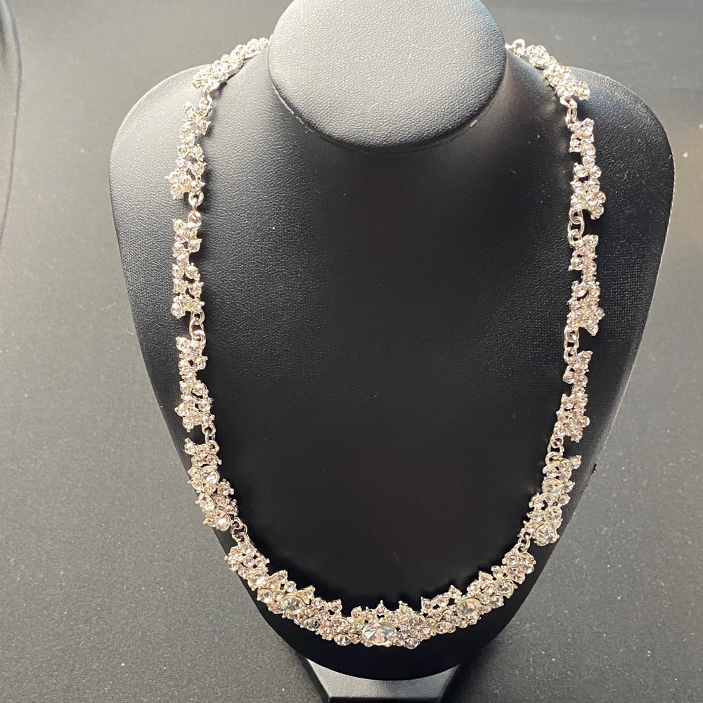 Dazzling Silver Tone and Clear Rhinestones Floral Necklace